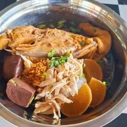 เตี๋ยวโครงไก่ (ร้านกกยอ)