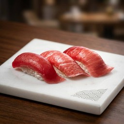 ซูชิฮงมากุโระ 3 อย่าง (3 คำ)