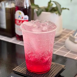 สตอเบอร์รี่โซดา
