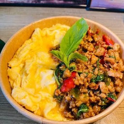 ข้าวไข่ข้นหมูบคั่วพริกเกลือ