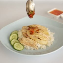 สถานีหมูกรอบ เมืองกาญจน์  ปั้มบางจากหนองหญ้าดอกขาว