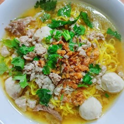 ก๋วยเตี๋ยวหมูน้ำใส