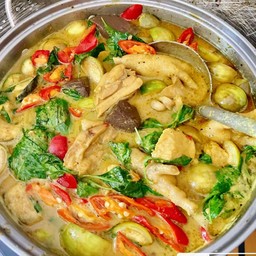 ขนมจีนแกงเขียวหวานไก่
