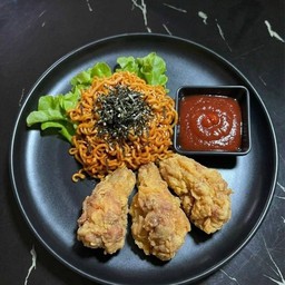 มาม่าเกาหลี + ไก่ทอด