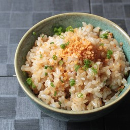 ข้าวผัดเนยกระเทียม (เล็ก)