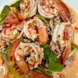ยำกุ้งทะเลสุก 10 ตัว + หมูสับ