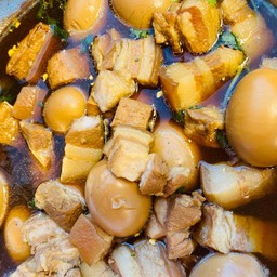 ไข่พะโล้หมูสามชั้น ใส่เต้าหู้