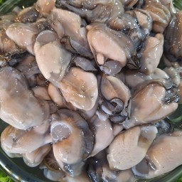 ยำหอยนางรมสดพร้อมทาน