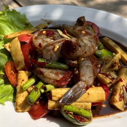 ตำหน่อไม้กุ้งสดน้ำปู