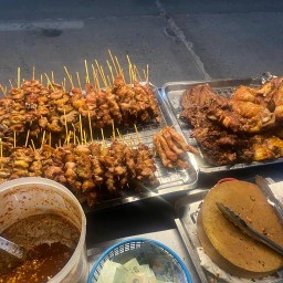 หมูย่าง หมูปลา เจ้าอร่อย มิตรยนต์พัทยานาเกลือ  ถนนนาเกลือ