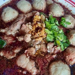 เกาเหลาเนื้อน้ำตก