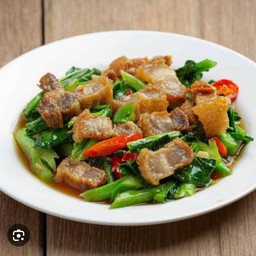 ผัดคะน้า ราดข้าว