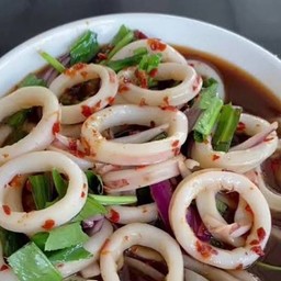 ยำปลาหมึก
