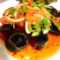 ยำไข่เยี่ยวม้า