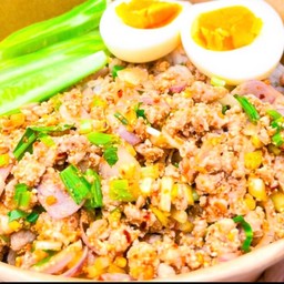 ข้าวหน้าลาบหมู+ไข่ต้ม