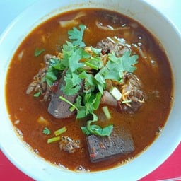 ร้านน้ำเงี้ยววัว/ข้าวซอยไก่บ้านป้านา บ้านฮ่องลี่ ซอย7