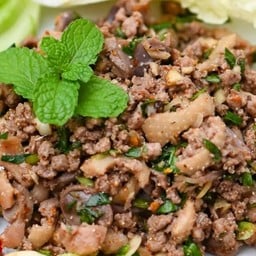 ต๊อกแต๊กเป็ดไก่ย่างเกลือ ส้มตำ กะเพราถาด