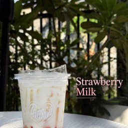 นมสดสตอเบอร์รี่