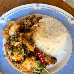 ไข่ดาวผัดกะเพรา