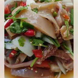 ยำปลาหมึกกรอบ