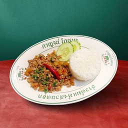 ผัดกะเพราหมูสับ + กากหมู
