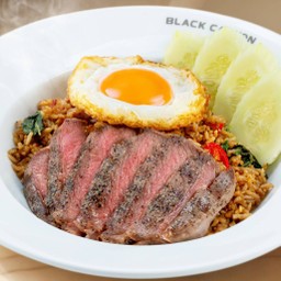 ข้าวผัดกะเพราคลุกเนื้อนิวซีแลนด์ย่าง