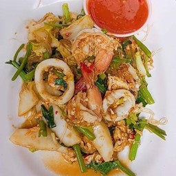 สุกี้แห้ง