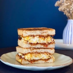 Aunty Narelle’s Chilli jam Bacon & Egg