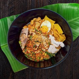ก๋วยเตี๋ยวต้มยำ เส้นมาม่า