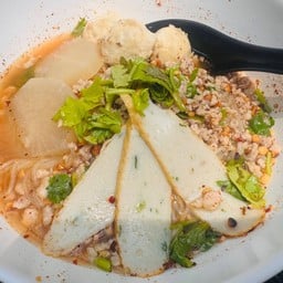 ก๋วยเตี๋ยวหมูต้มยำ