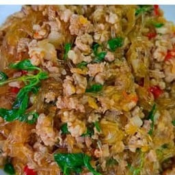 กระเพราวุ้นเส้นราดข้าว