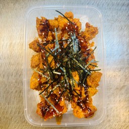 ข้าวไก่ทอดซอสบาร์บีคิว Fried Chicken Bbq Sauce With Rice