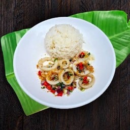ข้าวหมึกคั่วพริกเกลือ