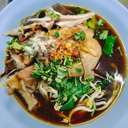ก๋วยเตี๋ยวไก่มะระ อรอุมา