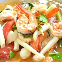 ต้มยำรวมมิตรน้ำใส