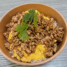 ข้าวไข่ข้นหมูสับกระเทียม
