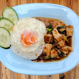 ข้าวกะเพราหมูกรอบ