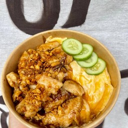 ไข่ข้นไก่กระเทียมราดข้าว