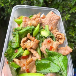 ข้าวผัดคะน้าหมูชิ้น