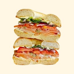 Smoked Salmon Cream Cheese Bagel - แซลมอนรมควัน ครีมชีส เบเกิล