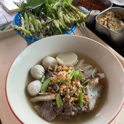 ก๋วยเตี๋ยวเข้าเส้น by คุณเจี๊ยบ