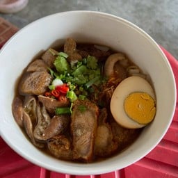 ก๋วยจั๊บหน้าบ้าน
