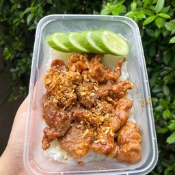ข้าวหมูกระเทียม