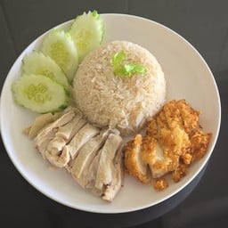 ข้าวมันไก่ผสม (ต้มเเละทอด)