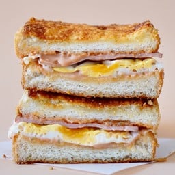 Ham and Egg Parm Cheese Sandwich - แฮม ไข่ พาร์ม ชีส แซนด์วิช