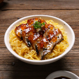 ข้าวหน้าปลาไหลไข่หวานนุ่ม (D)