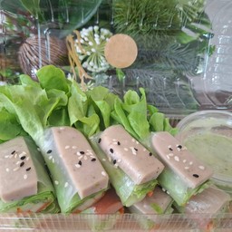 โรลหมูยอ
