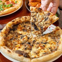 56PizzaHouse 56พิซซ่าเฮาส์ สุขุมวิท 107  แบริ่ง 56