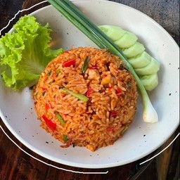 ข้าวผัดต้มยำหมู