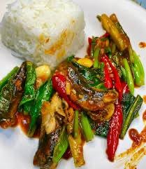 ข้าวคะน้าปลากระป๋อง